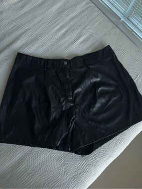 SHEIN CurveBlack Faux Leather Women’s Shorts